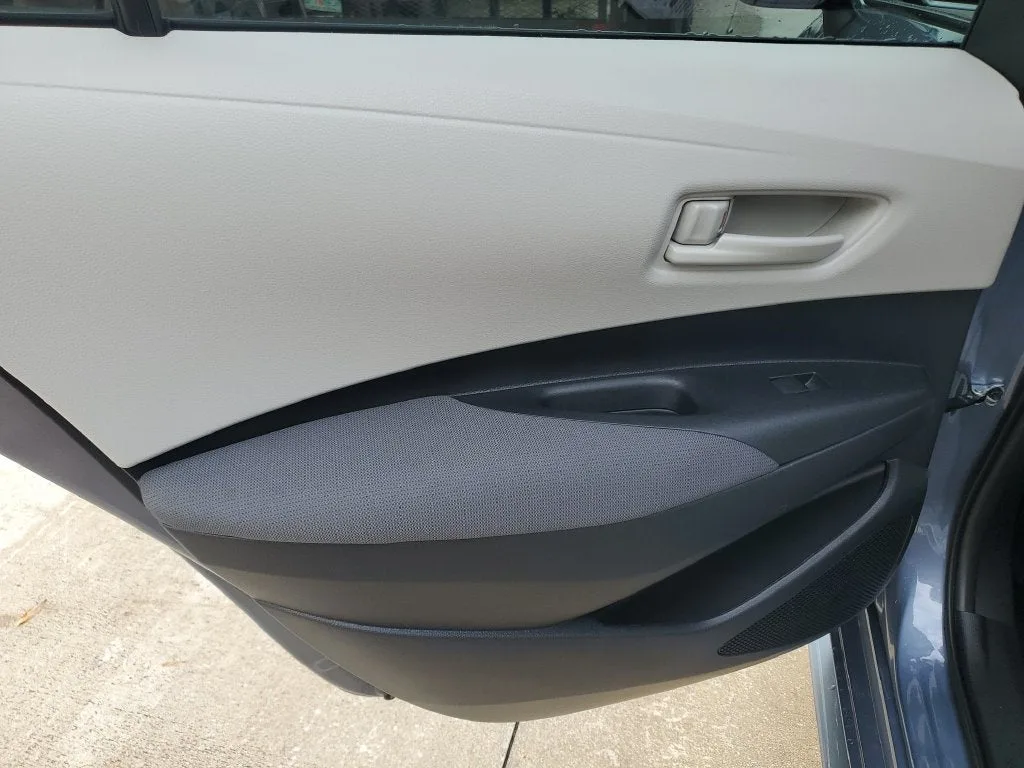 2025 Toyota Corolla LE photo 10