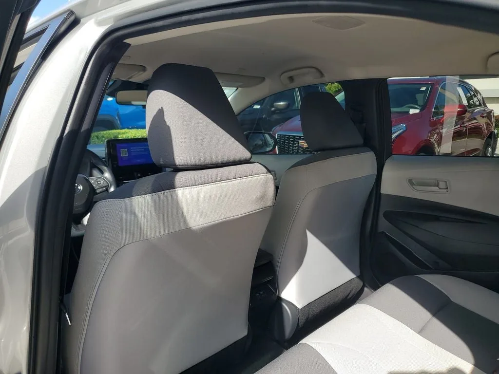 2025 Toyota Corolla LE photo 13
