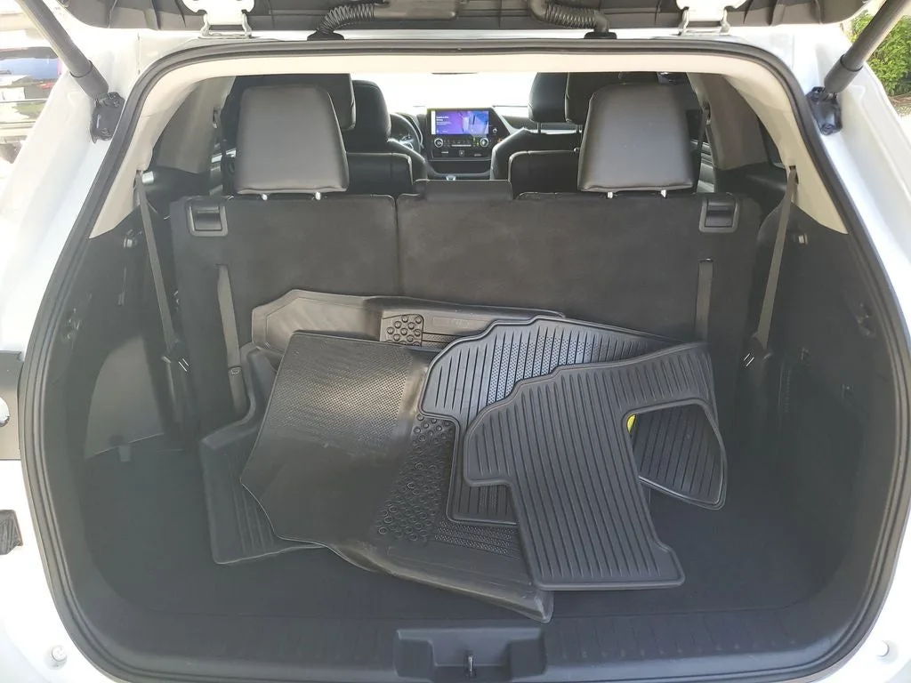 2024 Toyota Highlander XLE photo 10