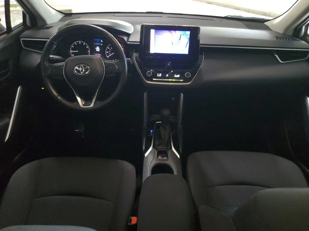 2024 Toyota Corolla Cross LE photo 15