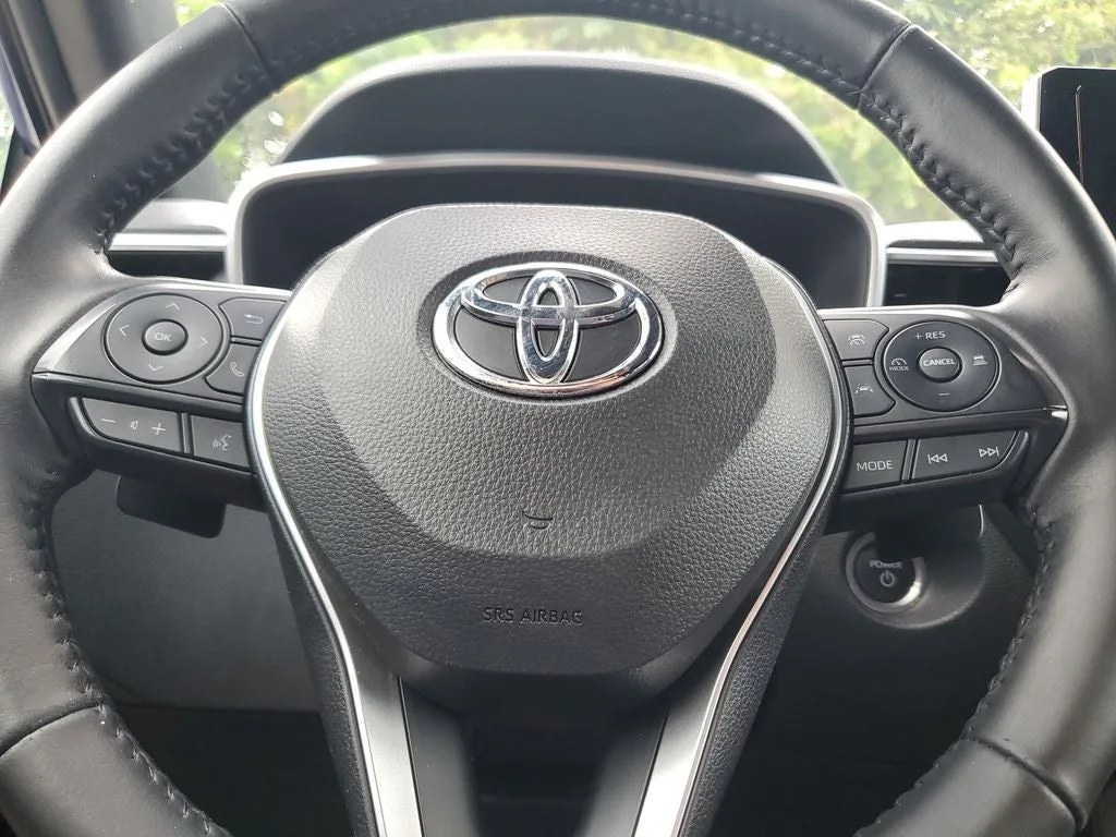 2023 Toyota Corolla Cross Hybrid XSE photo 24