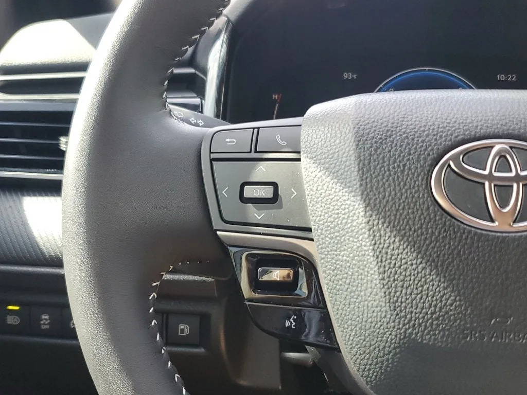2026 Toyota Camry SE photo 22
