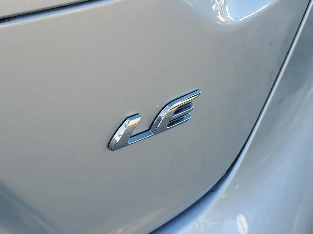 2025 Toyota Corolla LE photo 9