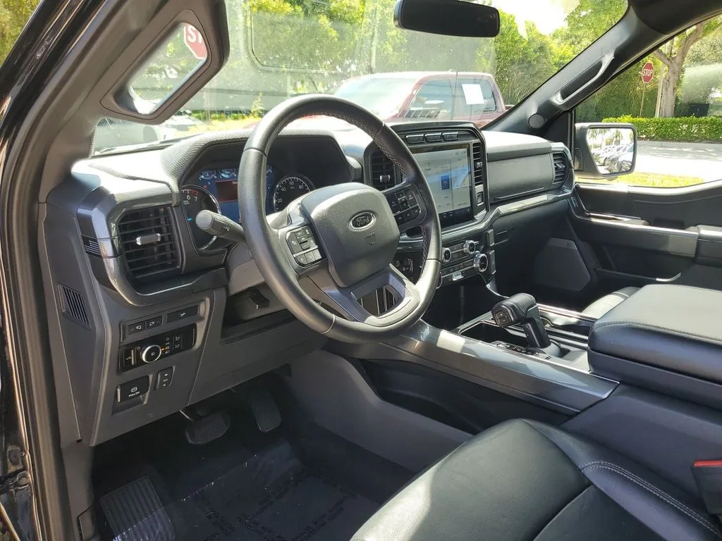2023 Ford F-150 XLT photo 21
