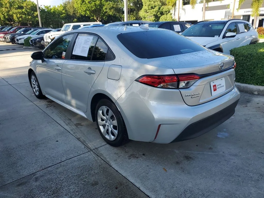 2025 Toyota Corolla LE photo 6