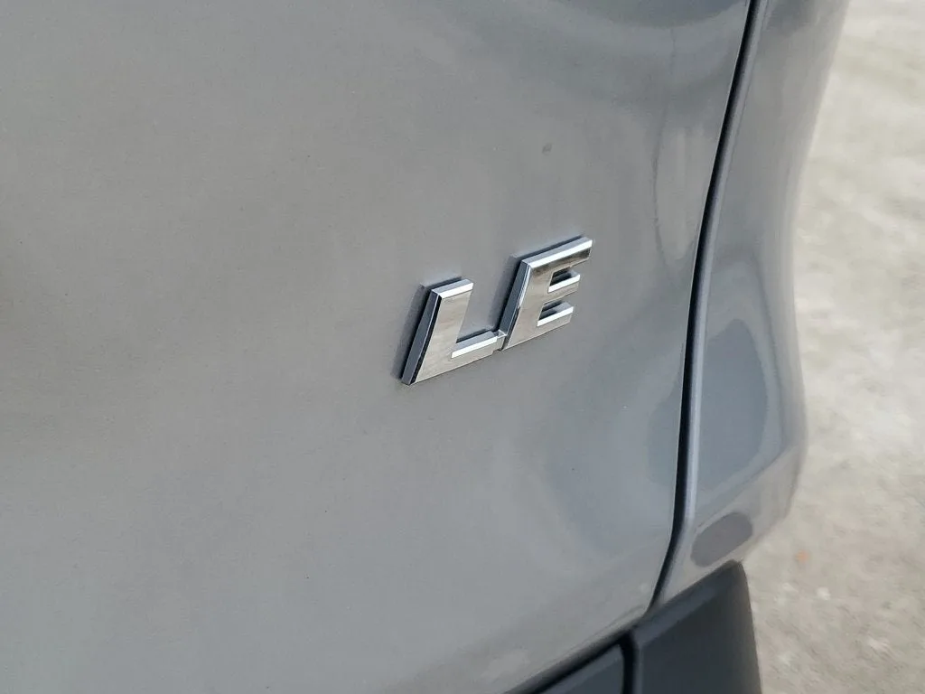 2024 Toyota RAV4 LE photo 9
