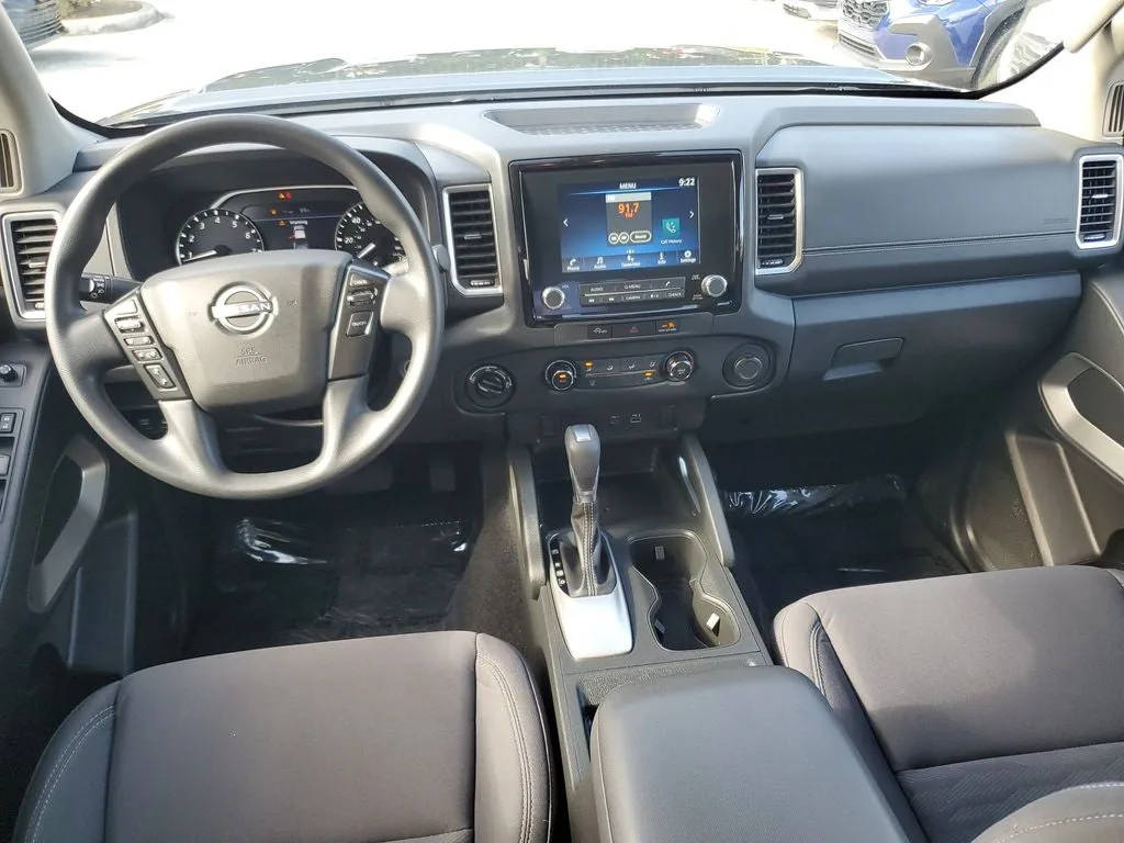 2023 Nissan Frontier SV photo 14