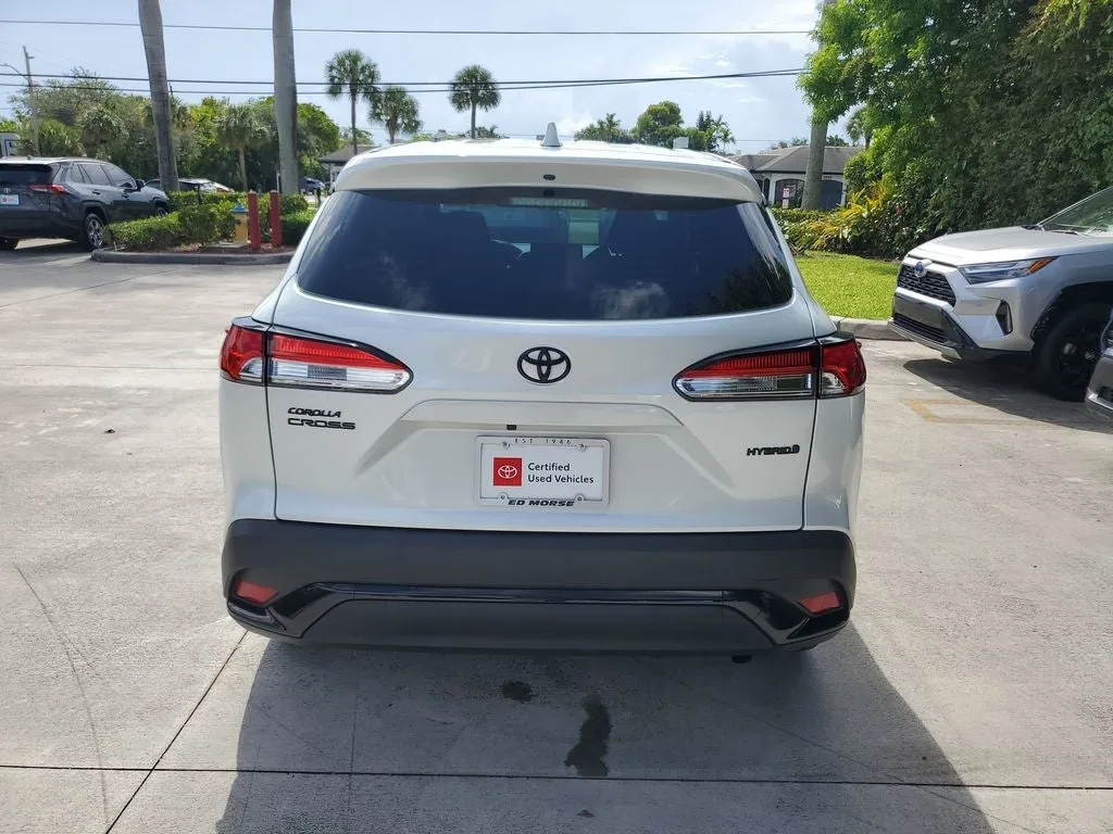 2023 Toyota Corolla Cross Hybrid S photo 5