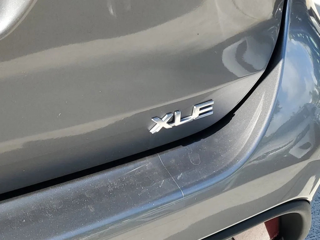 2025 Toyota Highlander XLE photo 9