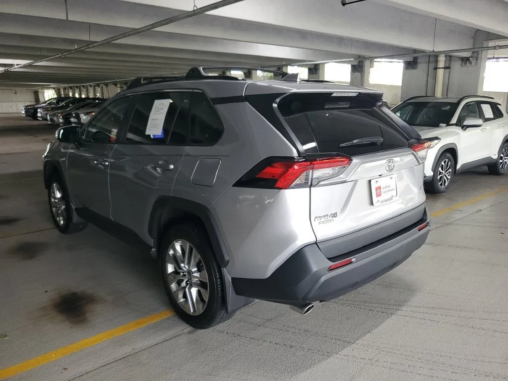2024 Toyota RAV4 XLE Premium photo 6