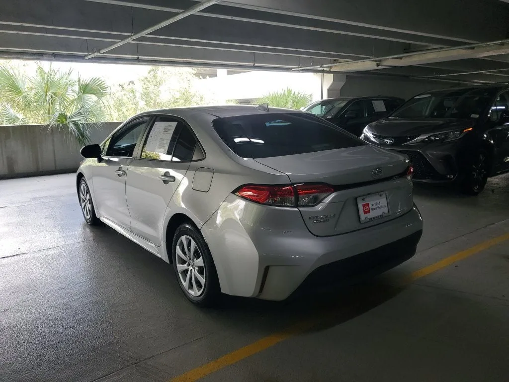 2024 Toyota Corolla LE photo 6