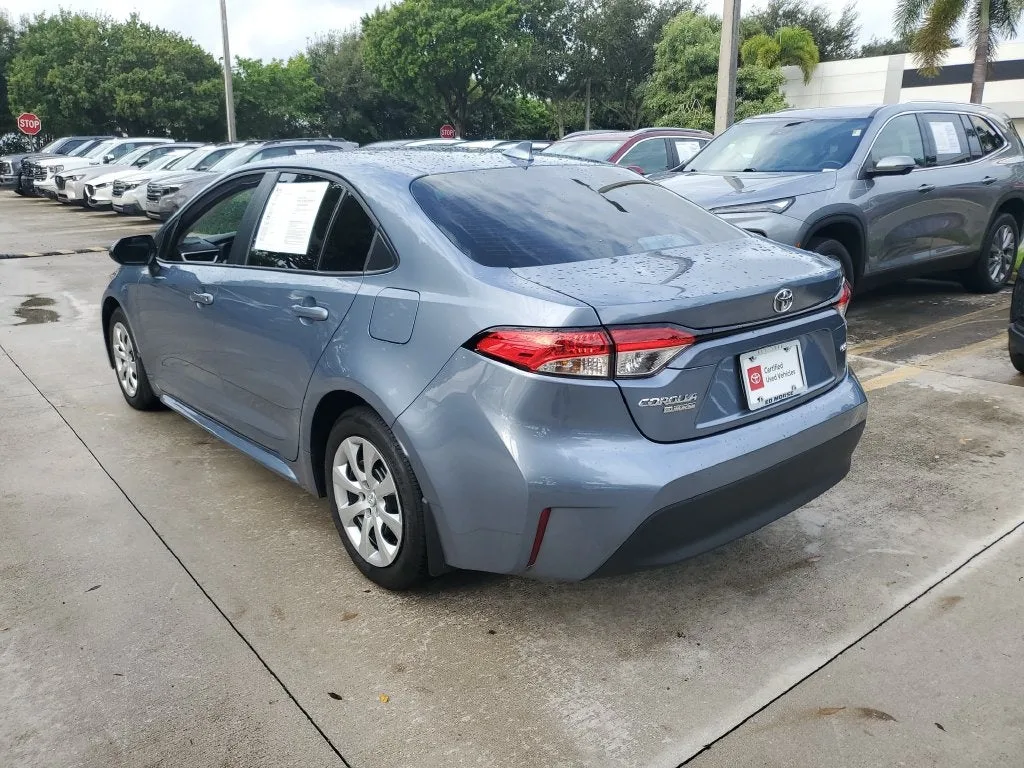 2025 Toyota Corolla LE photo 6