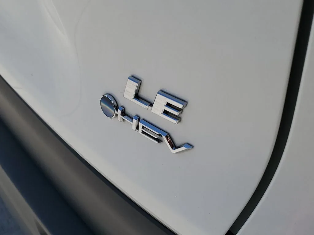 2025 Toyota RAV4 Hybrid LE photo 8