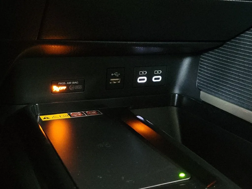 2025 Toyota Camry SE photo 31