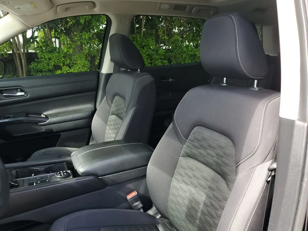 2022 Nissan Pathfinder SV photo 21