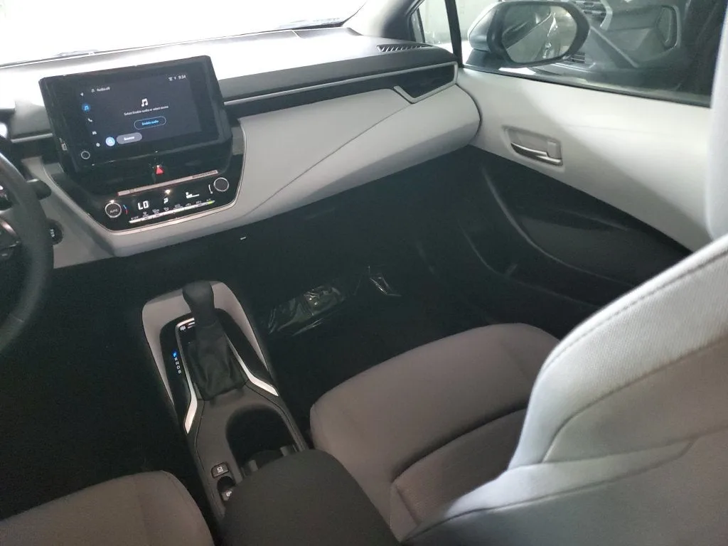 2026 Toyota Corolla SE photo 16