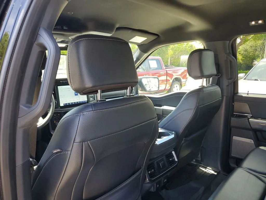 2023 Ford F-150 XLT photo 13