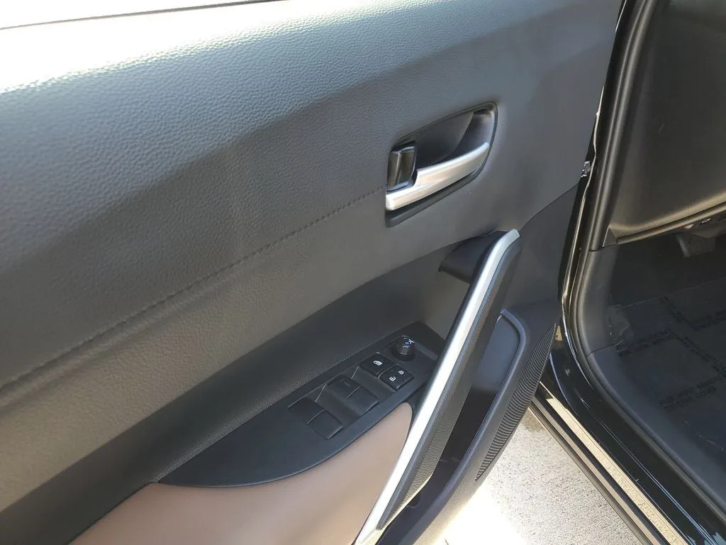 2026 Toyota Corolla Cross XLE photo 20