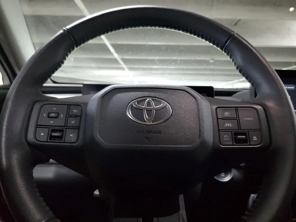 2026 Toyota RAV4 XLE Premium photo 21