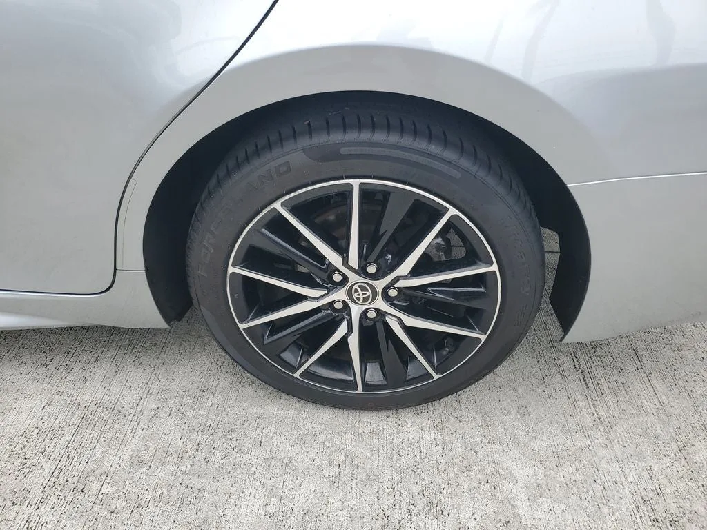 2024 Toyota Camry SE photo 7