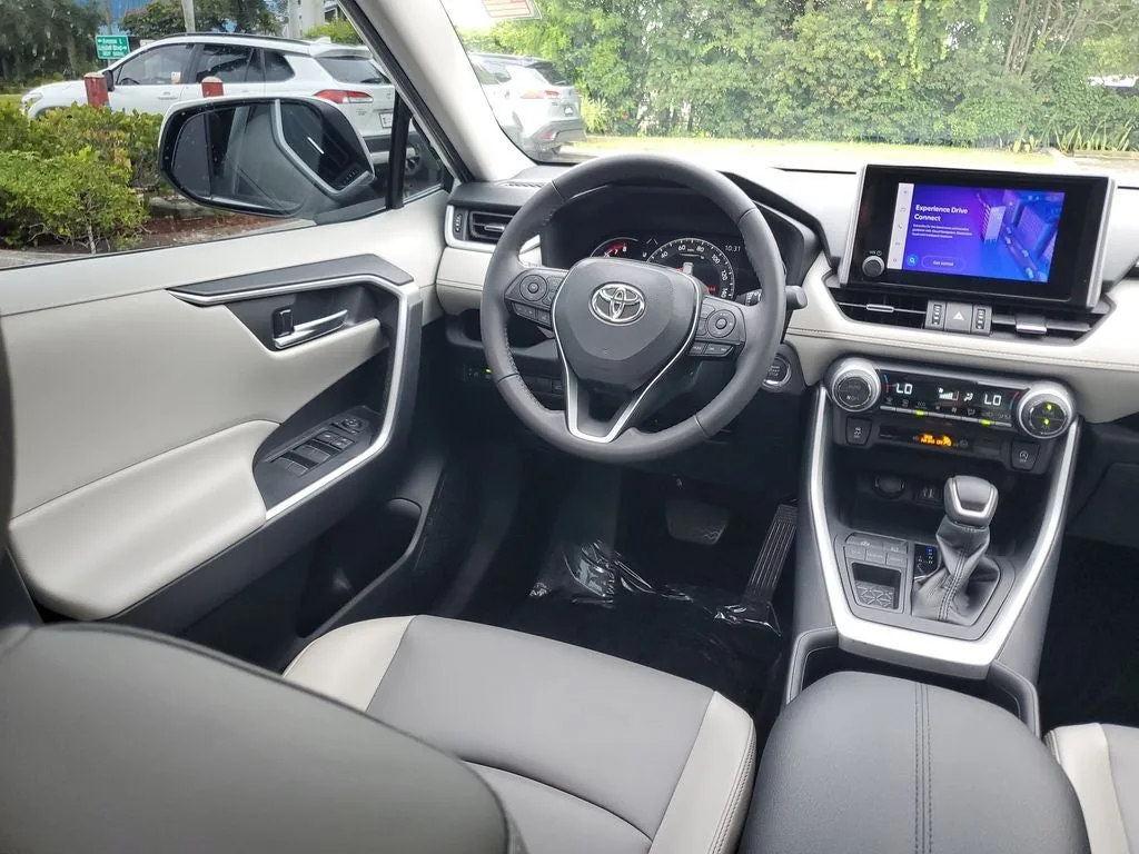 2024 Toyota RAV4 XLE Premium photo 16