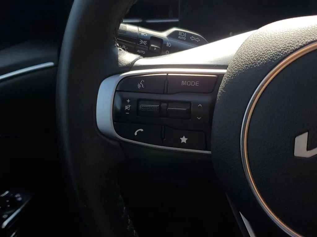 2025 Kia K5 GT-Line photo 21