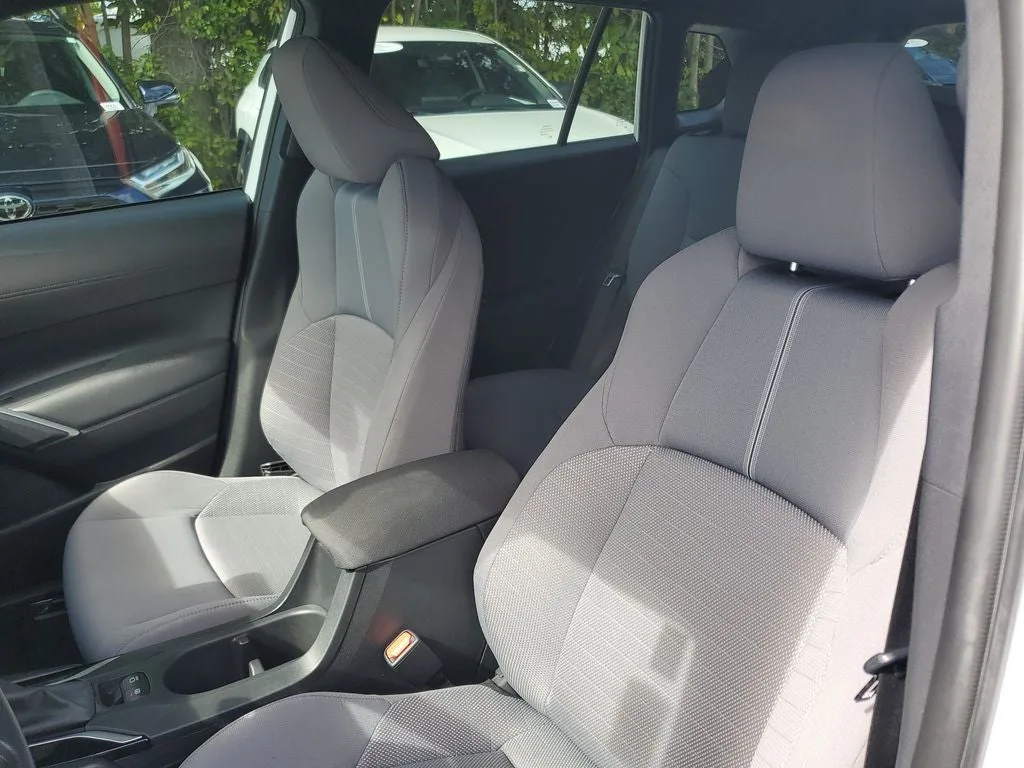 2023 Toyota Corolla Cross Hybrid S photo 19