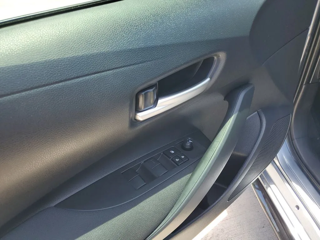 2026 Toyota Corolla Hybrid SE photo 18