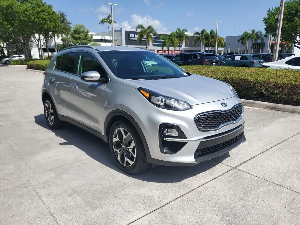 2021 Kia Sportage EX photo 3