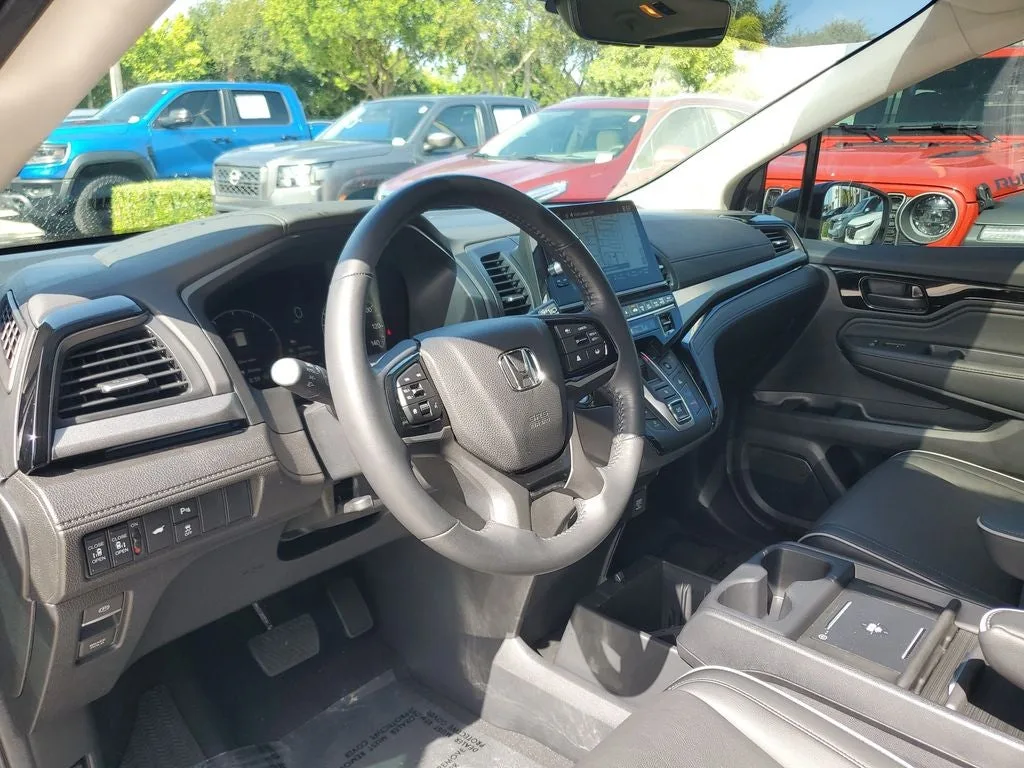 2025 Honda Odyssey Touring photo 23
