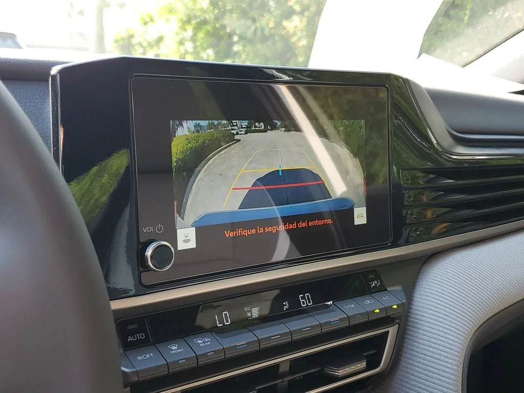 2026 Toyota Camry SE photo 25