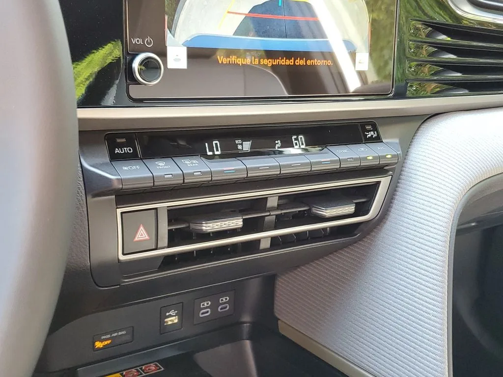 2026 Toyota Camry SE photo 26