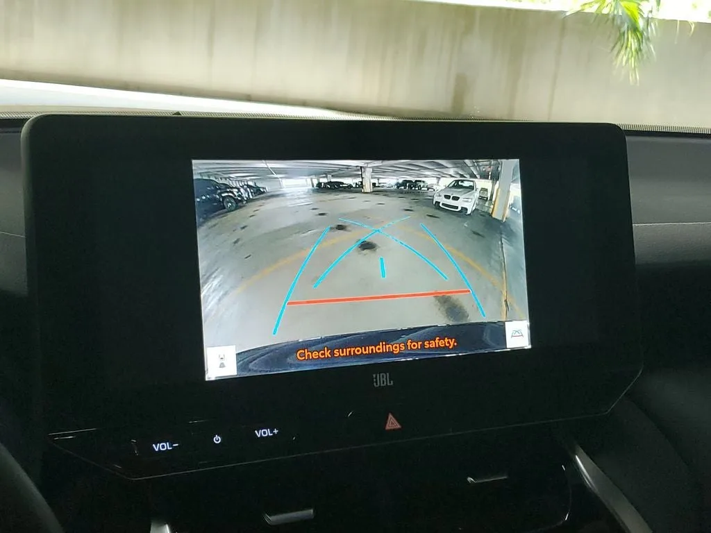 2023 Toyota Venza XLE photo 28