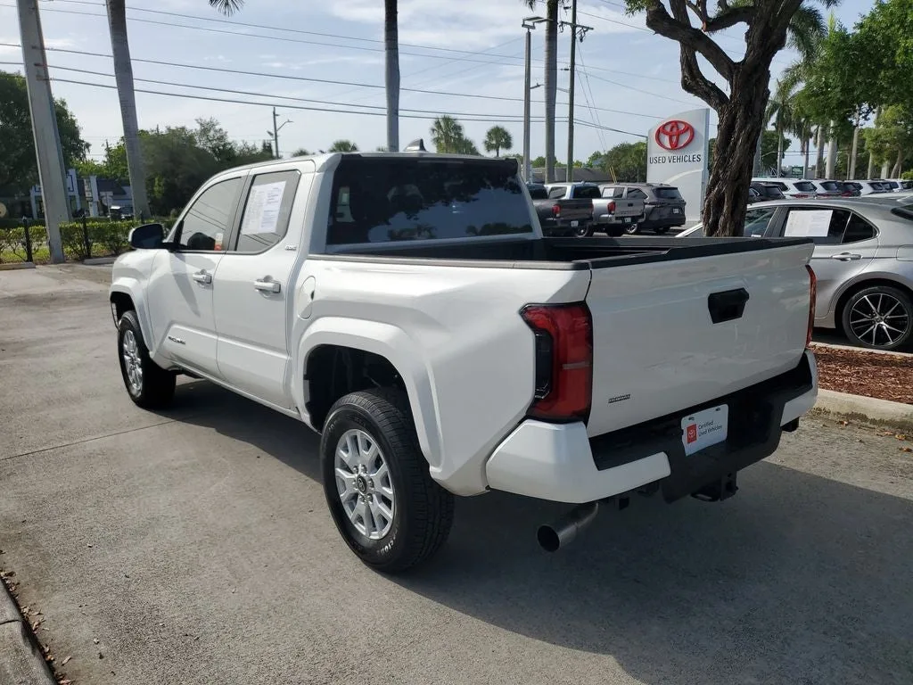 2024 Toyota Tacoma SR5 photo 6