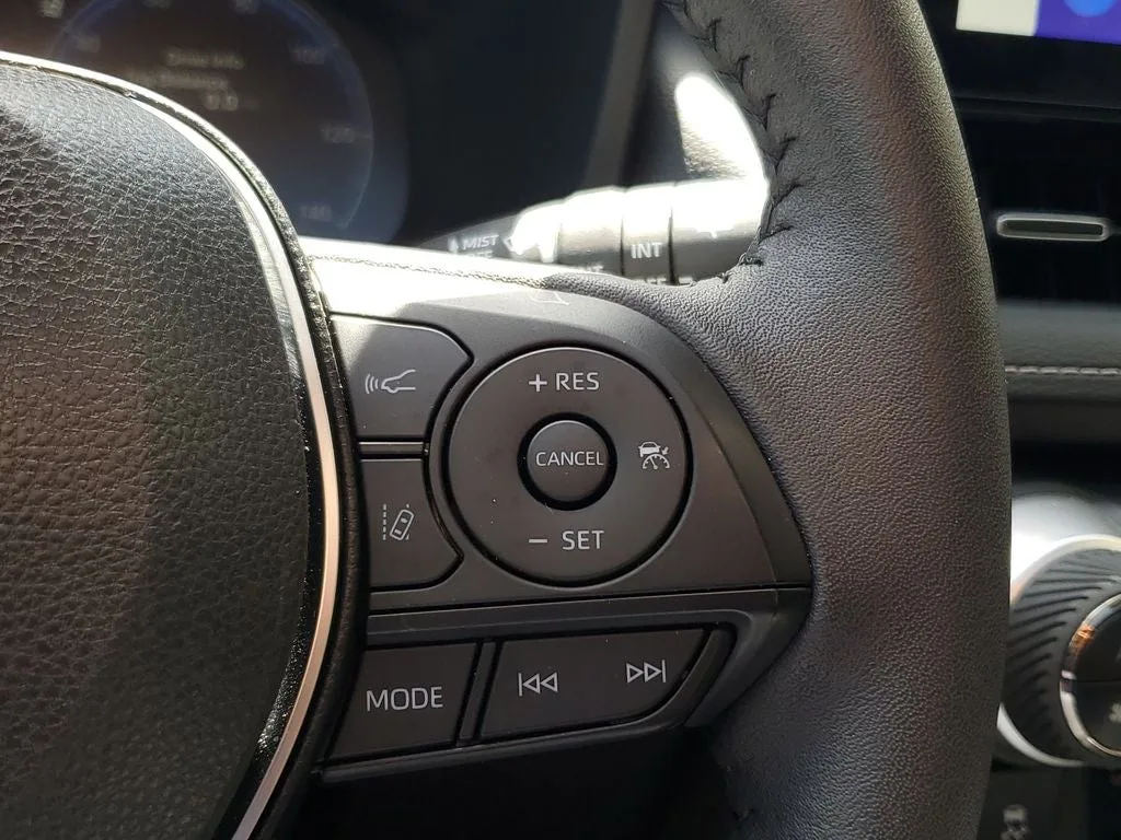2025 Toyota RAV4 Limited photo 26