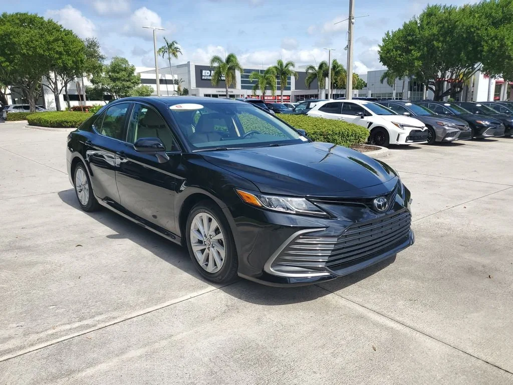 2024 Toyota Camry LE photo 3