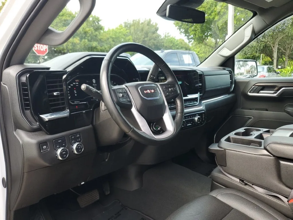 2025 GMC Sierra 1500 SLT photo 22