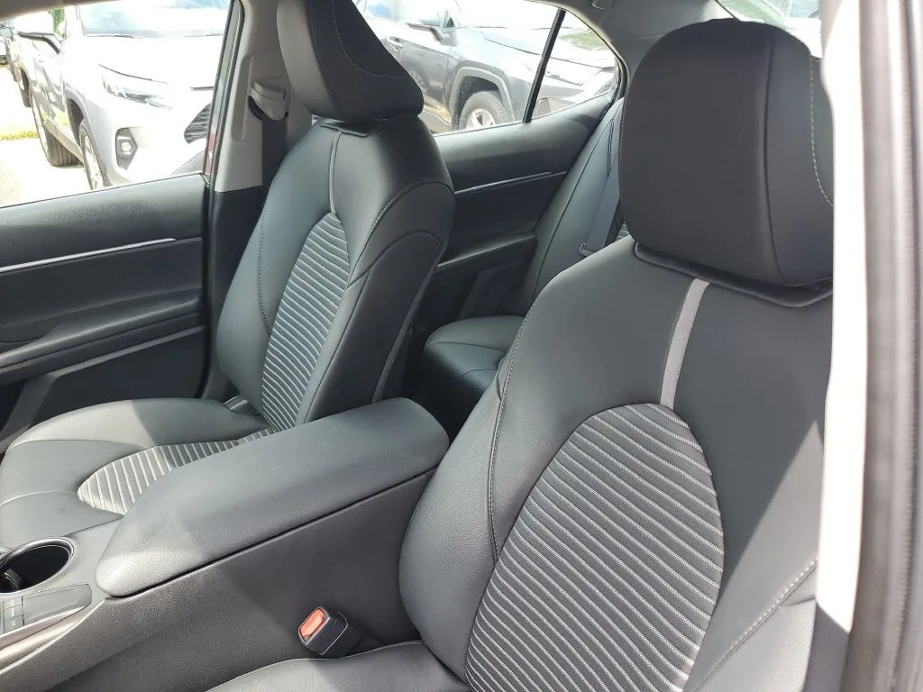 2024 Toyota Camry SE photo 18