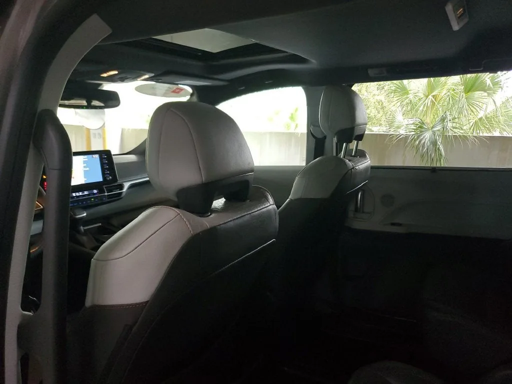 2021 Toyota Sienna XSE 7 Passenger photo 12