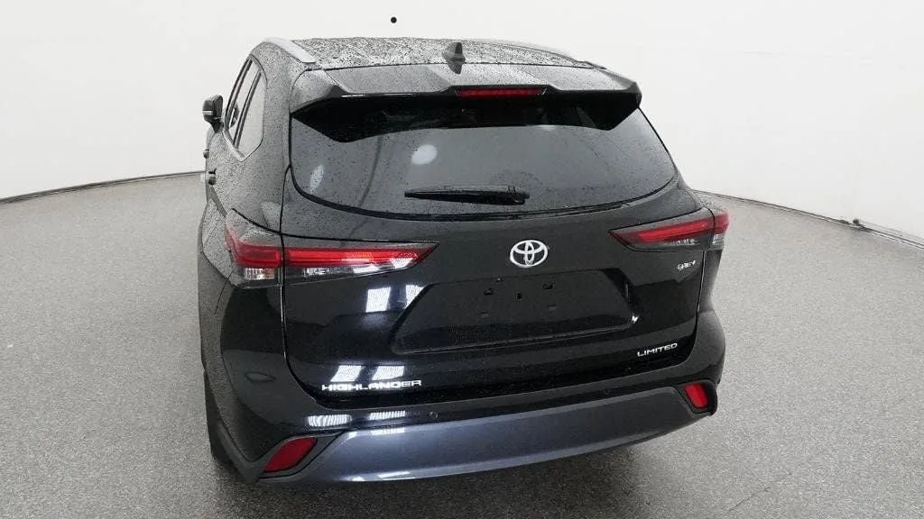 2026 Toyota Highlander Hybrid Limited photo 6