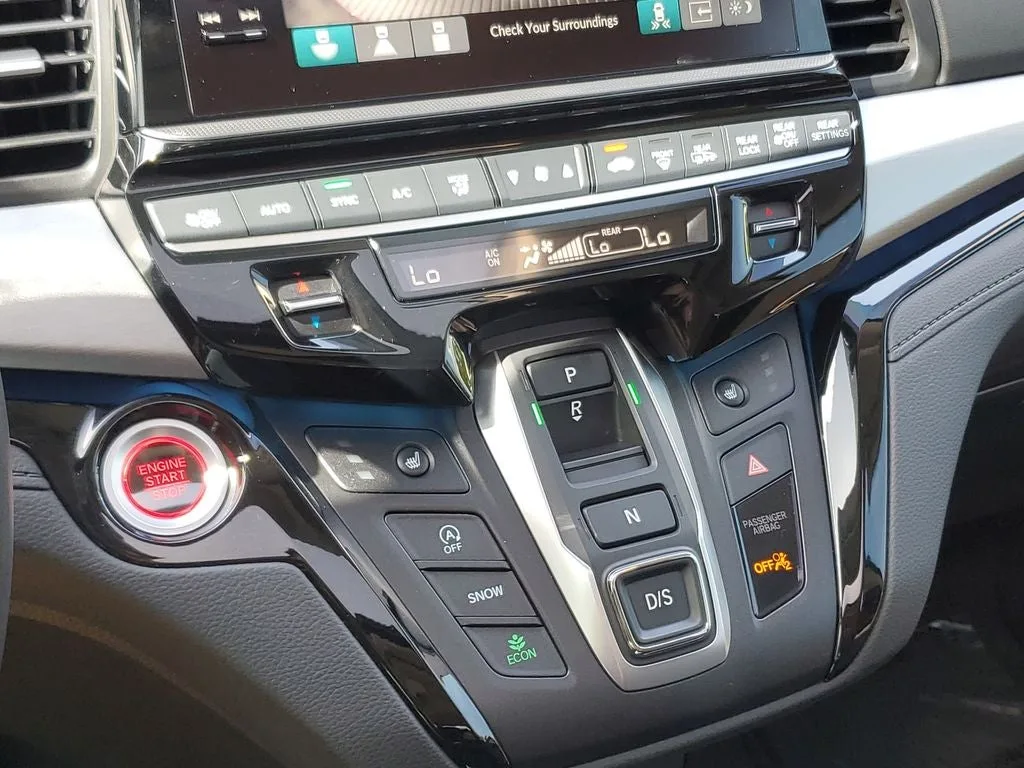 2025 Honda Odyssey Touring photo 30
