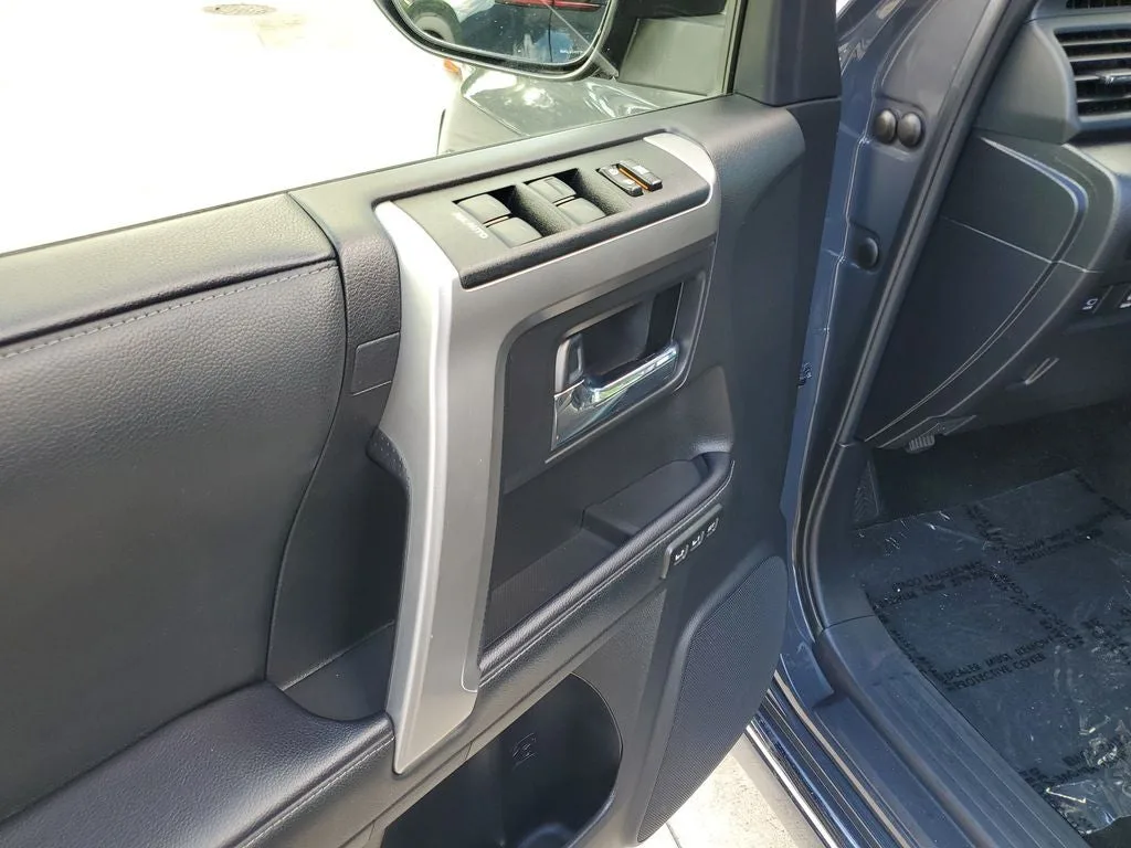 2024 Toyota 4Runner Limited photo 18