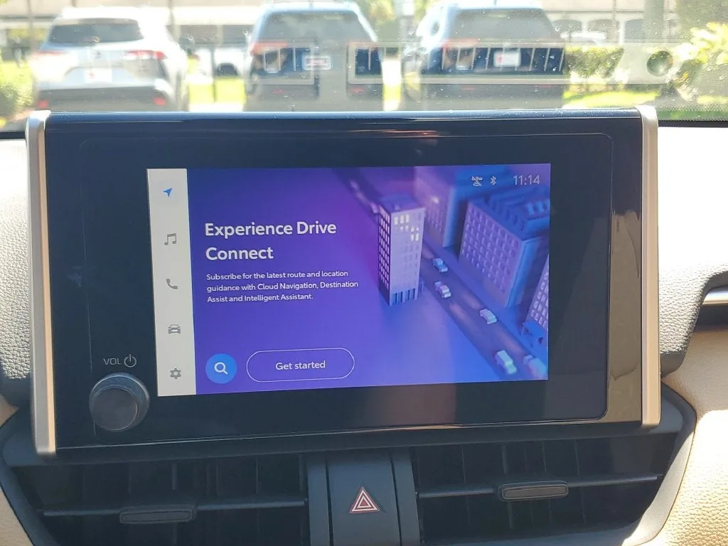 2024 Toyota RAV4 Hybrid XLE photo 26