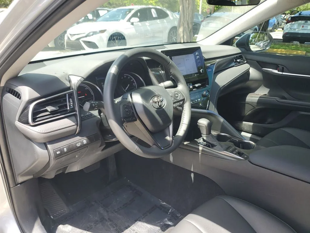 2024 Toyota Camry Hybrid SE photo 21