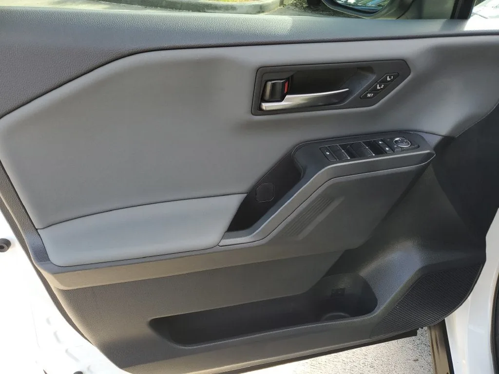 2026 Toyota RAV4 XSE photo 19