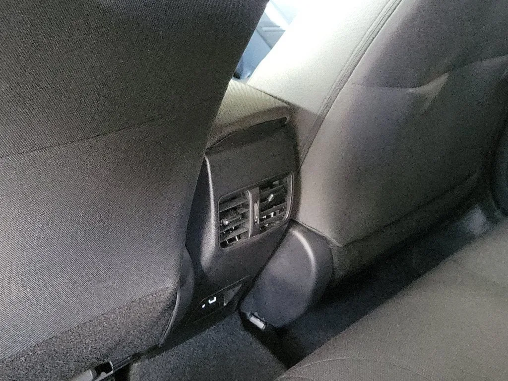 2024 Toyota Corolla Cross Hybrid SE photo 12
