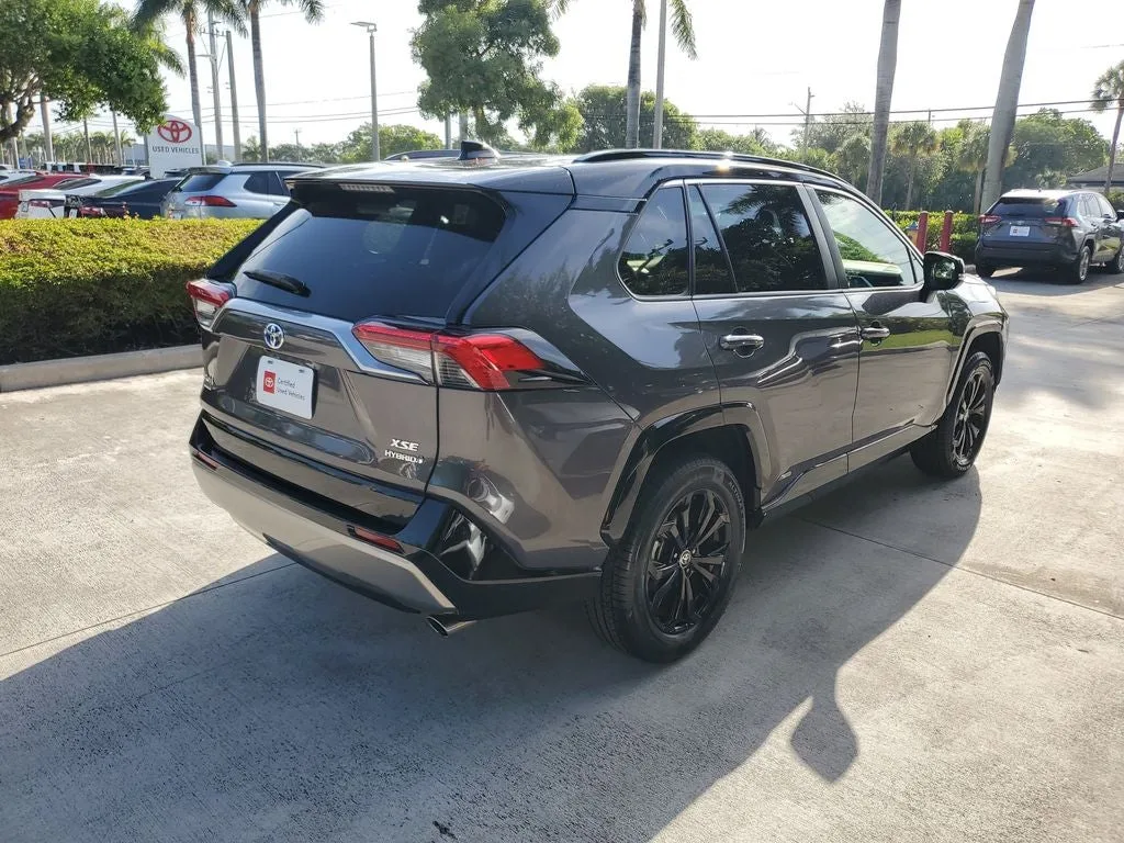 2023 Toyota RAV4 Hybrid XSE photo 4