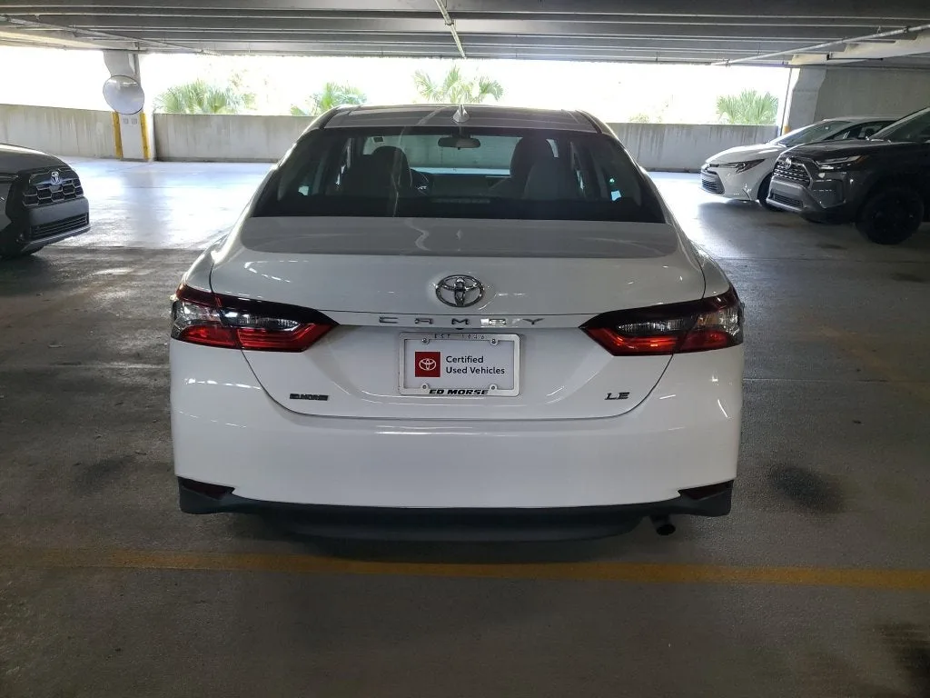 2021 Toyota Camry LE photo 5