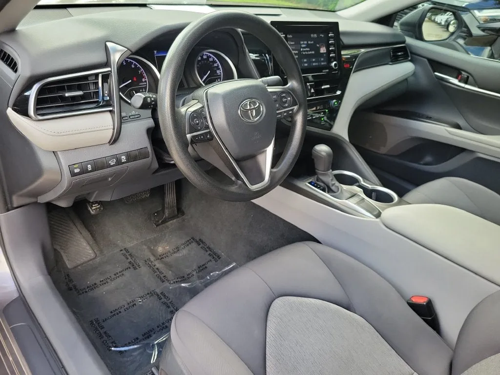 2023 Toyota Camry LE photo 18