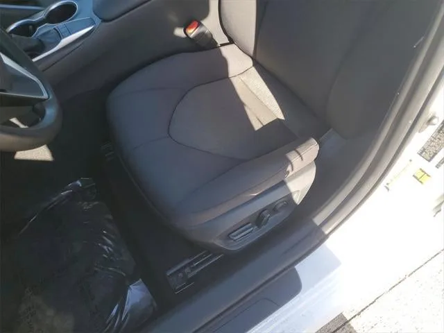 2023 Toyota Camry LE photo 21